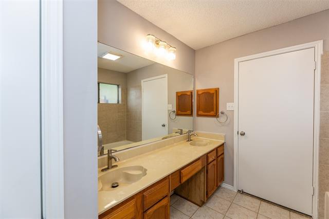 Building Photo - 1017 Bass Dr