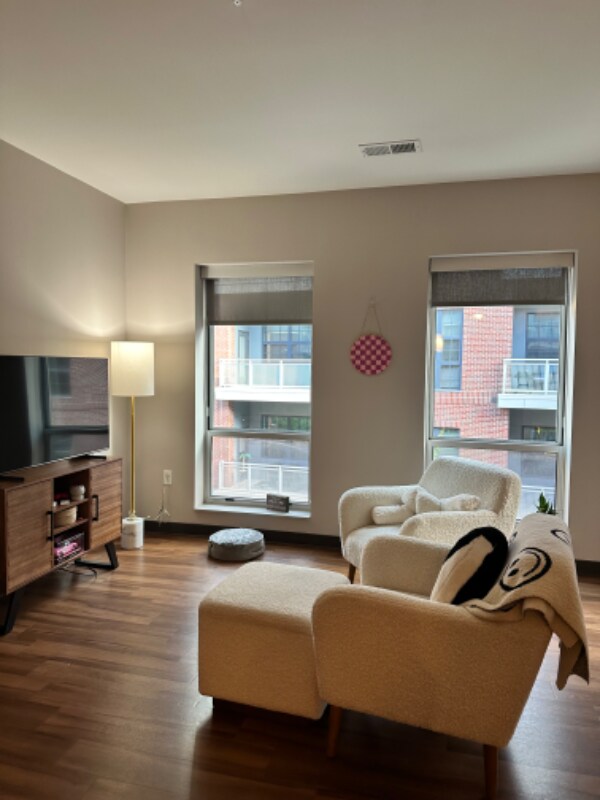 Building Photo - 6580 Longshore St