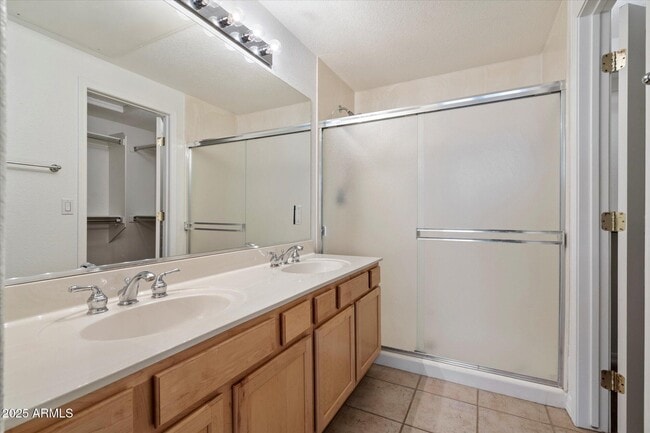Building Photo - 15221 N Clubgate Dr