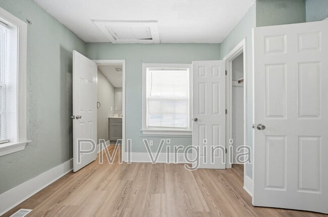 Building Photo - 409 Nevada St