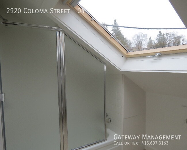 Building Photo - 2920 Coloma St