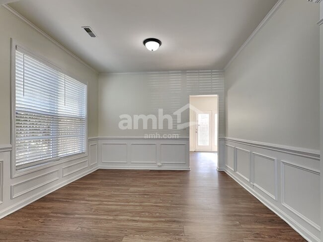 Building Photo - 1315 Emory Ln NW