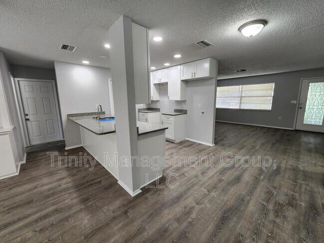 Building Photo - 2429 Keeport Dr