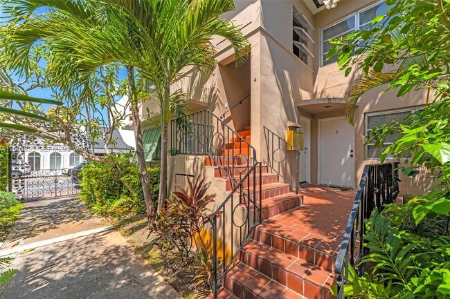 Building Photo - 28 Almeria Ave