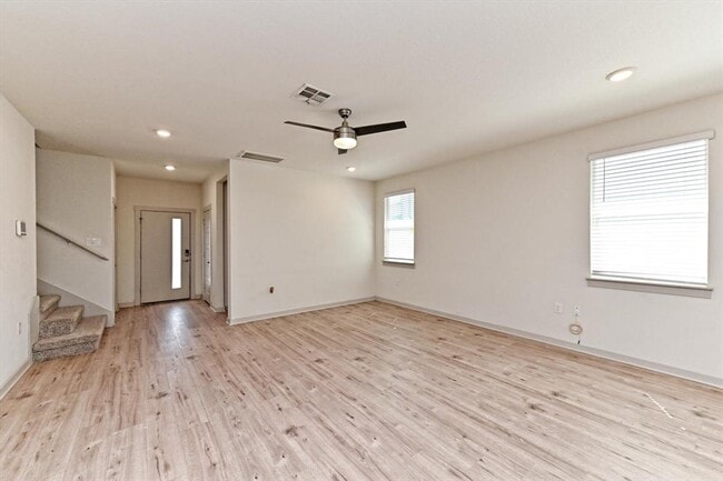 Building Photo - 13700 Lubeck Dr
