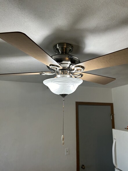 Ceiling fans in kitchen and bedroom - 5571 Wickford Ln