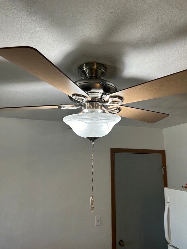 Ceiling fans in kitchen and bedroom - 5571 Wickford Ln