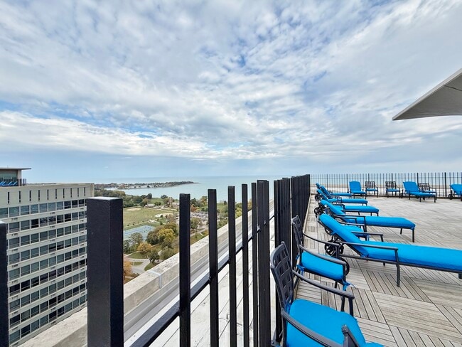 Building Photo - 3550 N Lake Shore Dr