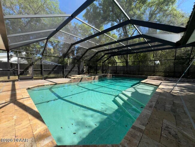 Building Photo - 190 Hidden Hills Dr