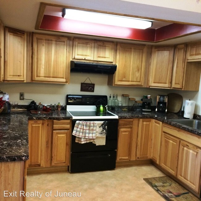 Building Photo - 3360 Nowell Ave