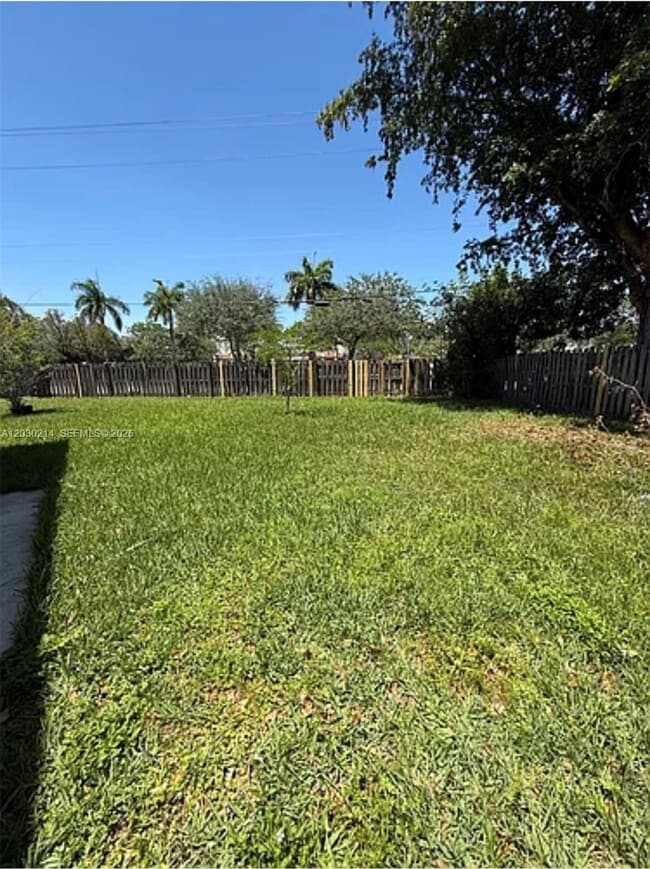 Building Photo - 127 SW 159th Way