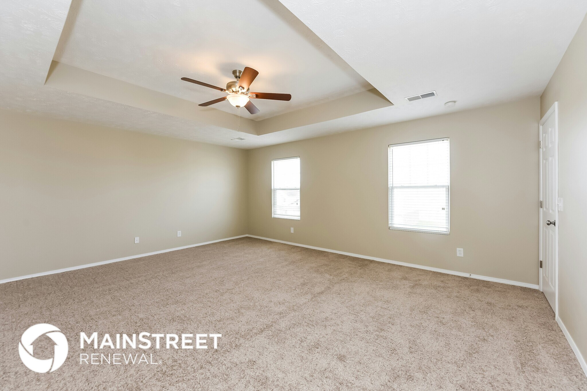 Building Photo - 2856 Park Knoll Dr