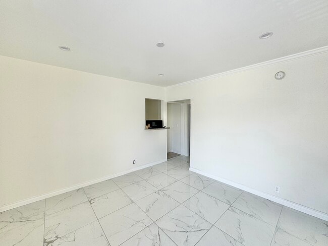 Building Photo - 1209 S La Cienega Blvd