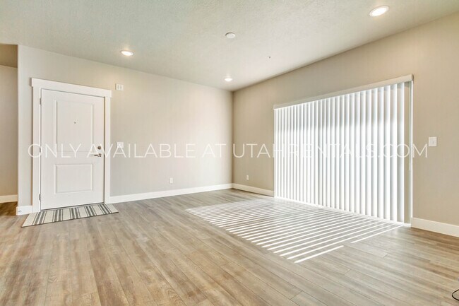 Building Photo - 1128 S 820 E