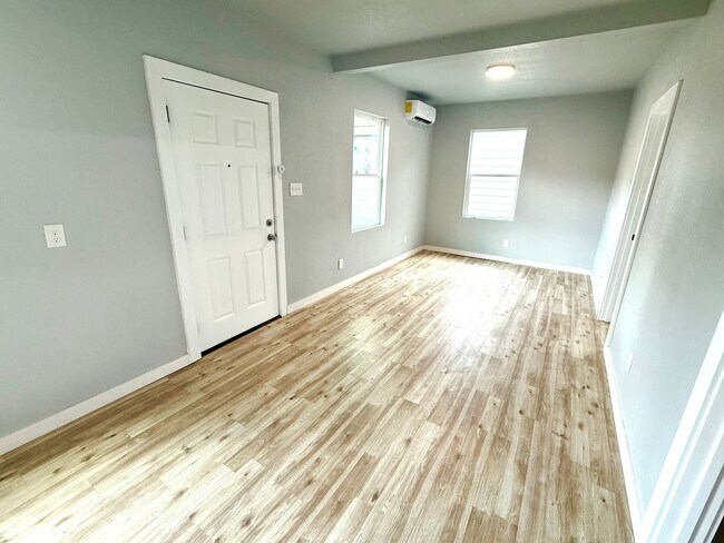 Building Photo - 2702 Observation Dr