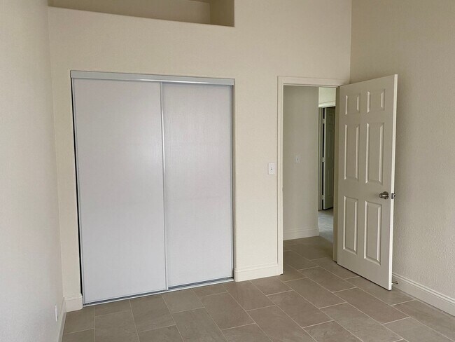Building Photo - 2252 Bridle Wreath Ln