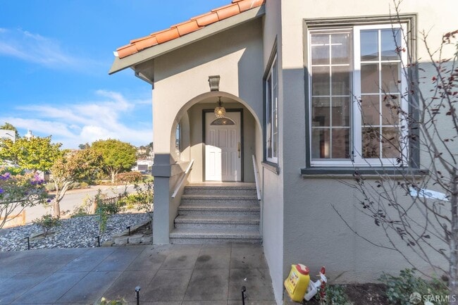 Building Photo - 80 Corona St