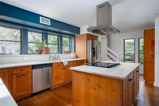 Building Photo - 8303 N River Oaks Ct