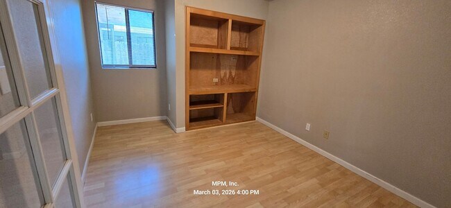 Building Photo - 3 bedroon 2 bath home