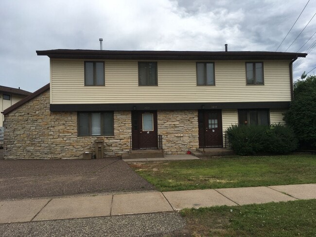 Building Photo - 2619 Henry Ave