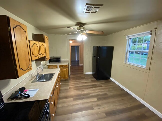 Building Photo - (1-2) Bed in Blanchard w/ Storm Shelter! A...