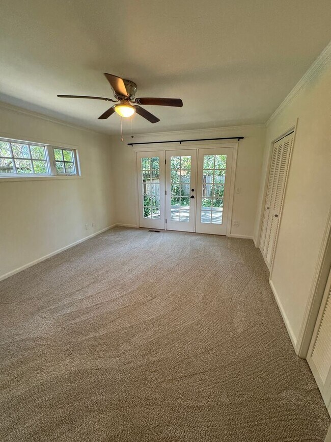 Building Photo - Carmel Valley Village Home
