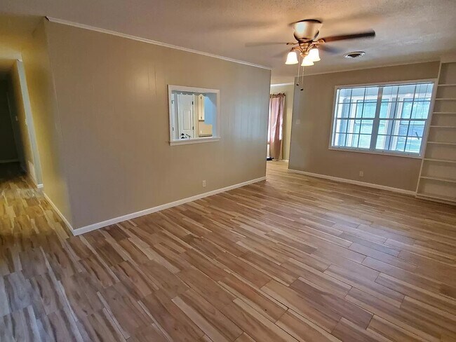 Building Photo - 3801 Nichols Dr