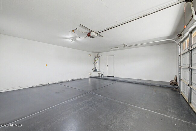 Building Photo - 930 E Harwell Rd