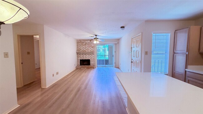 Building Photo - 10555 Turtlewood Ct
