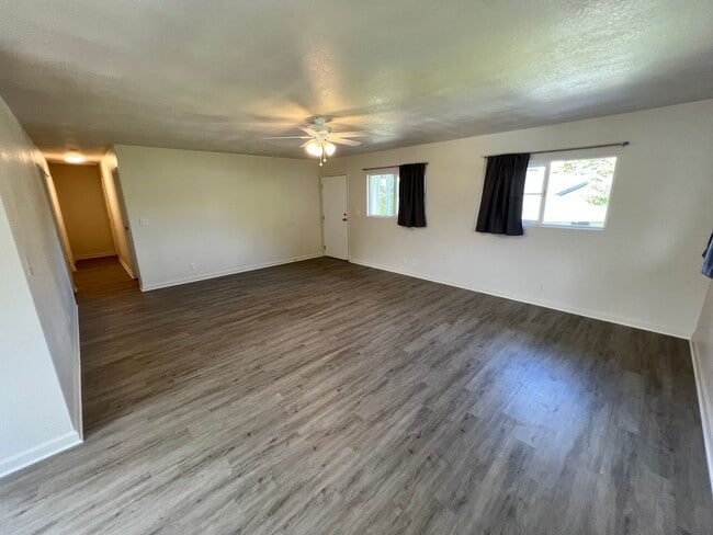 Building Photo - Charming 3 bedroom home in Manoa for $4,300.00/mo