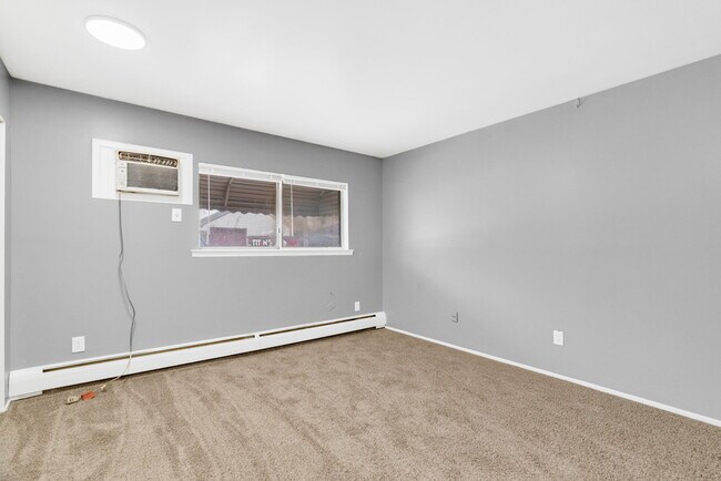 Building Photo - 4535 Cadieux Rd