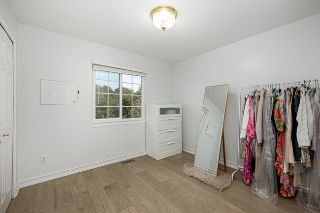 Building Photo - 4025 Rolling Meadow Ln