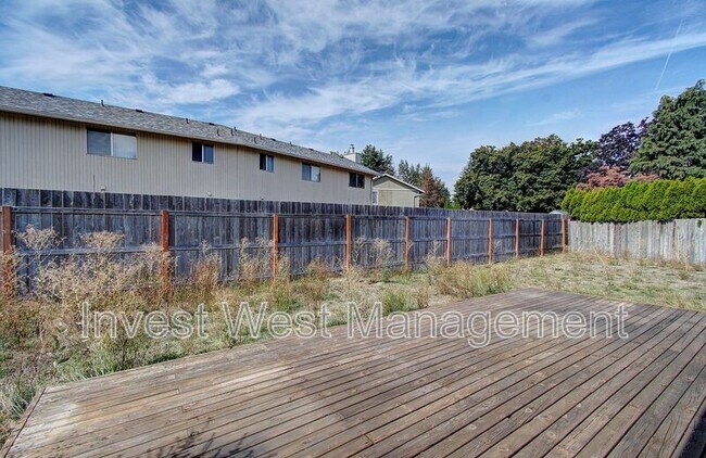 Building Photo - 14703 SE 16th Cir