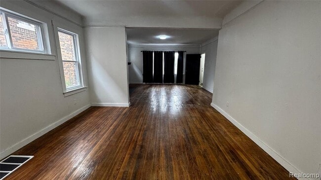 Building Photo - 8920 Quincy St