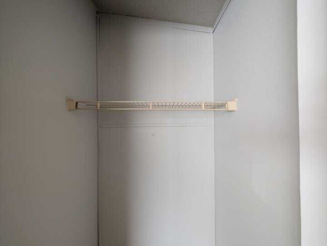 Building Photo - 52224 Quaker Hill Ln