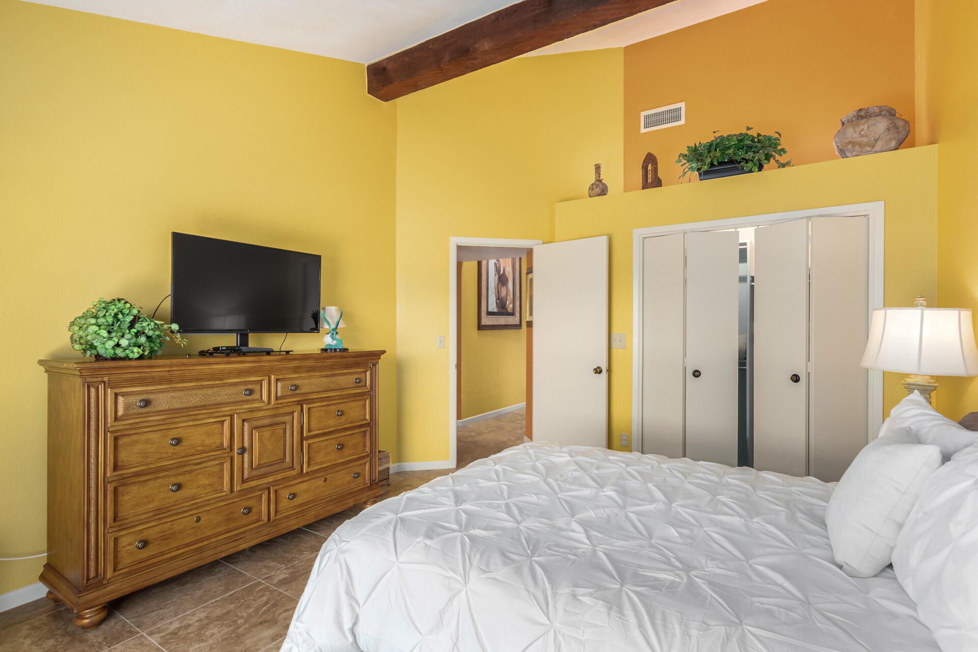 Building Photo - 25609 N Forest Rd