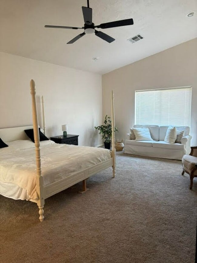 Building Photo - Furnished Home in Sante Fe Vistas- Short T...