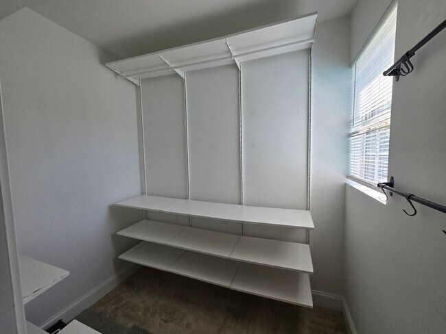 Building Photo - Downtown Greensboro Stunner – Fully Renovated!