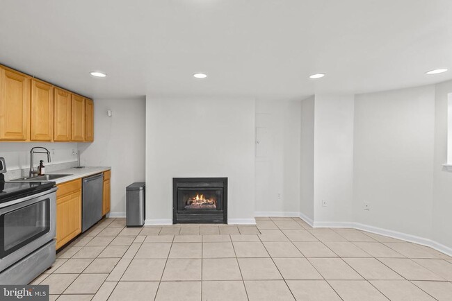 Building Photo - 607 Florida Ave NW