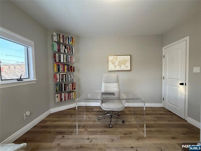 Building Photo - 200 Forest Ave