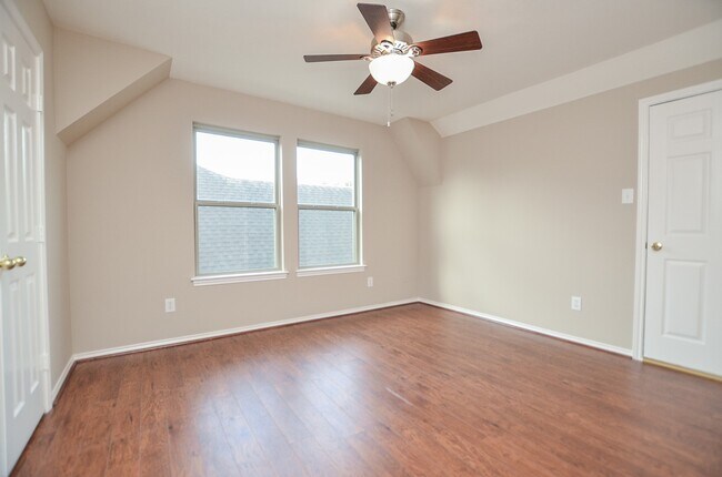 Building Photo - 2811 Willow Fork Dr