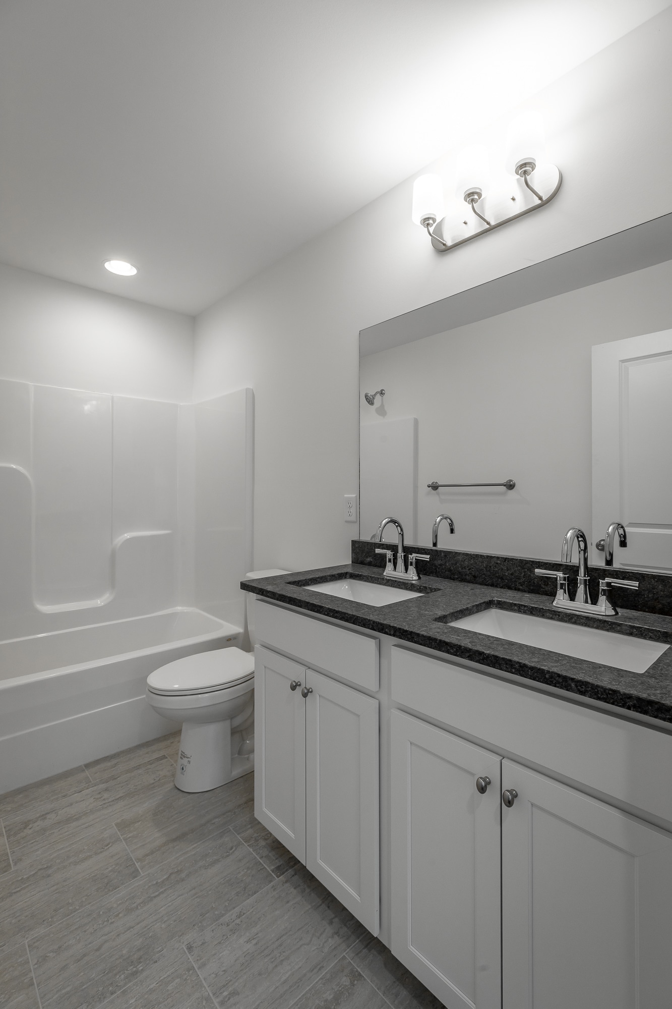 Building Photo - 5559 Stream Ln