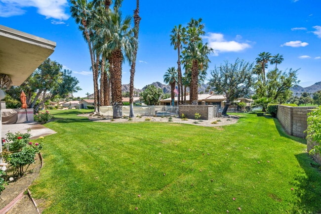 Building Photo - 78505 Vista Del Fuente