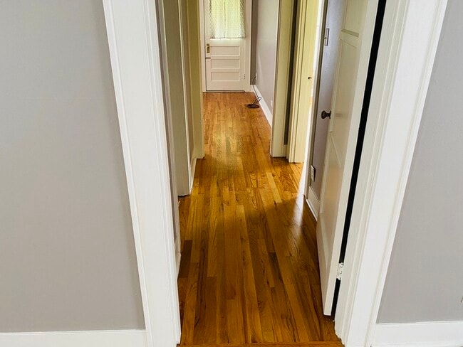 Building Photo - 1111 Melanie Ln