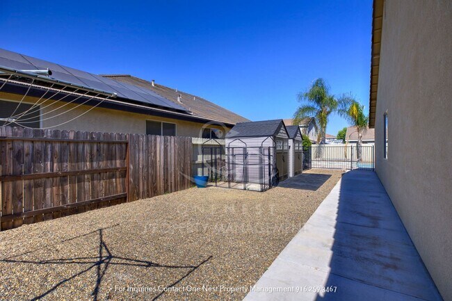 Building Photo - Offering a 6 Month Lease | 4 Bedroom 3 Bathroom Plumas Lake Beauty!