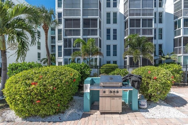 Building Photo - 4902 38th Way S