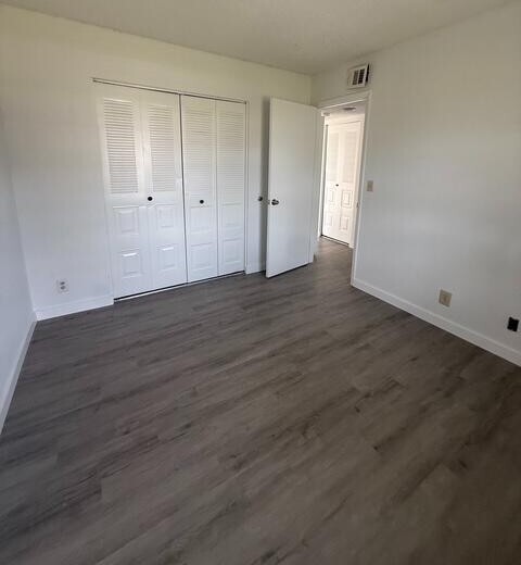 Building Photo - 1516 SE Royal Green Cir