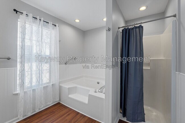 Building Photo - 18 Fowkewood Ct