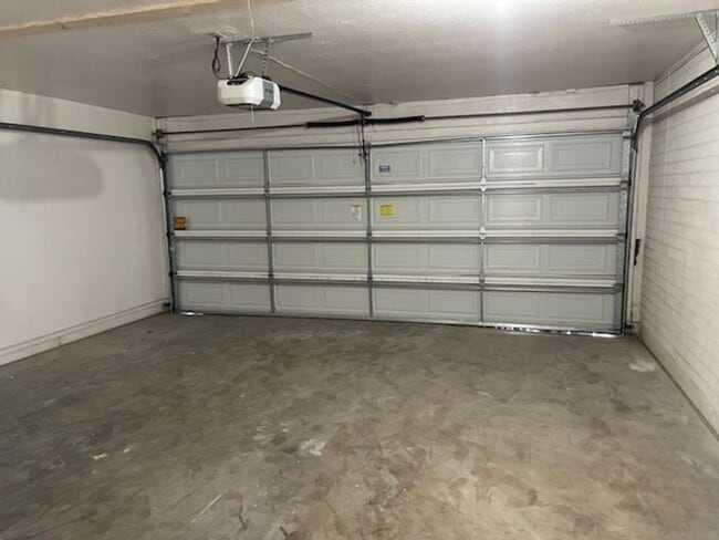 Building Photo - Mesa 4 bedroom rental