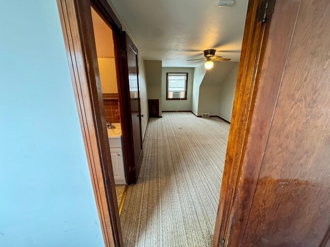 Building Photo - 3 Bedroom 2 Bath in Natrona Heights, PA!